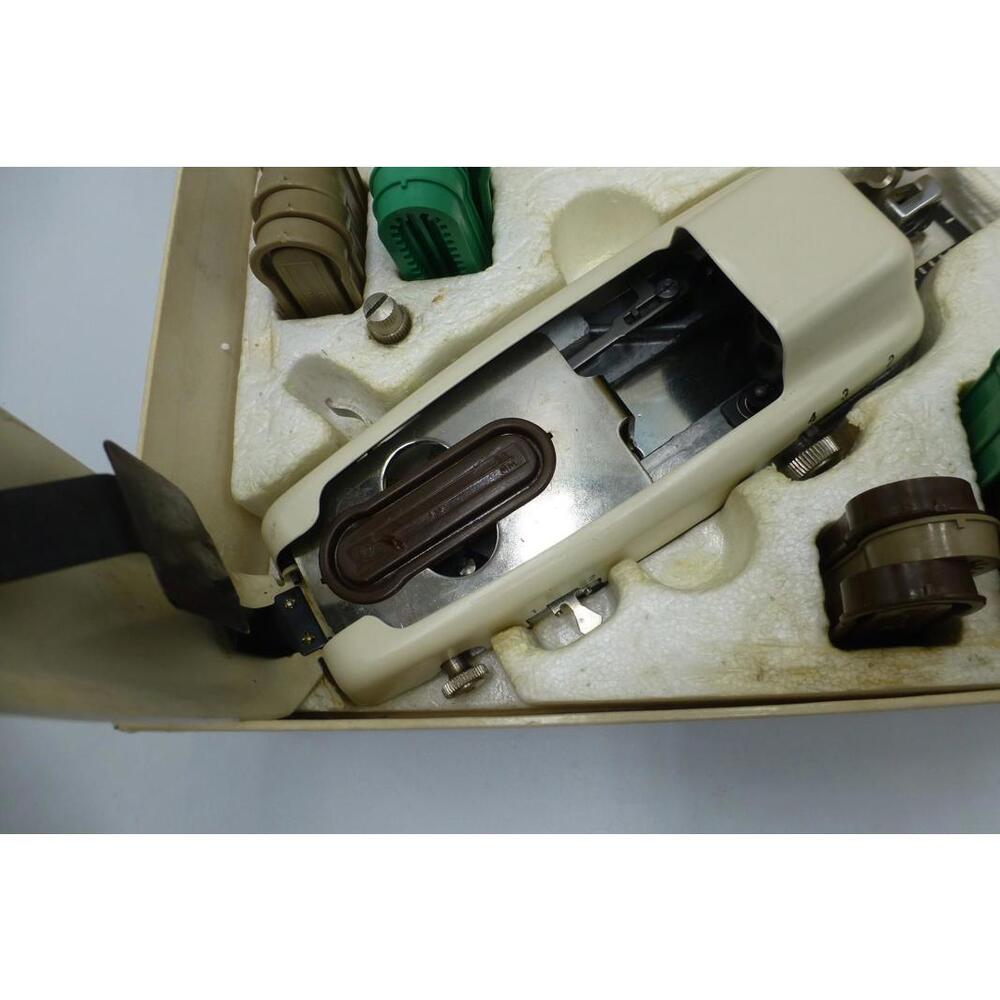 Vintage SINGER Professional Buttonholer Attachment 161829 for Slant Needle C12 - Picture 6 of 8